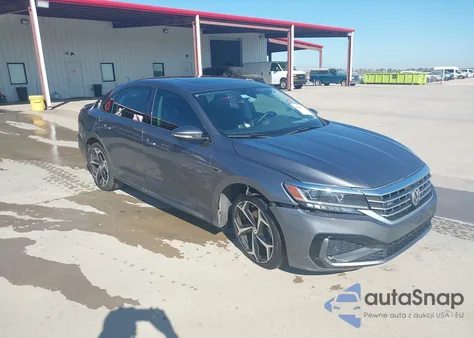 2020 Volkswagen Passat 2.0T R-Line z USA, uszkodzony, nr VIN 1VWMA7A35LC025377